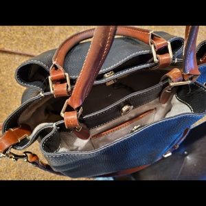 Dooney & bourke bag